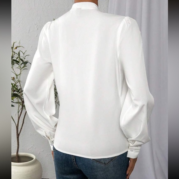 Classic Surplice Long Sleeve Top - Picture 4 of 5